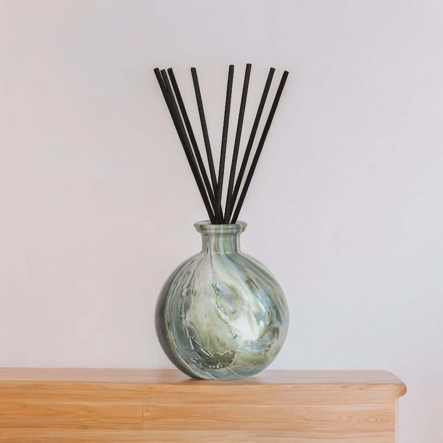 Glass Reed Diffuser Bottle and Reeds